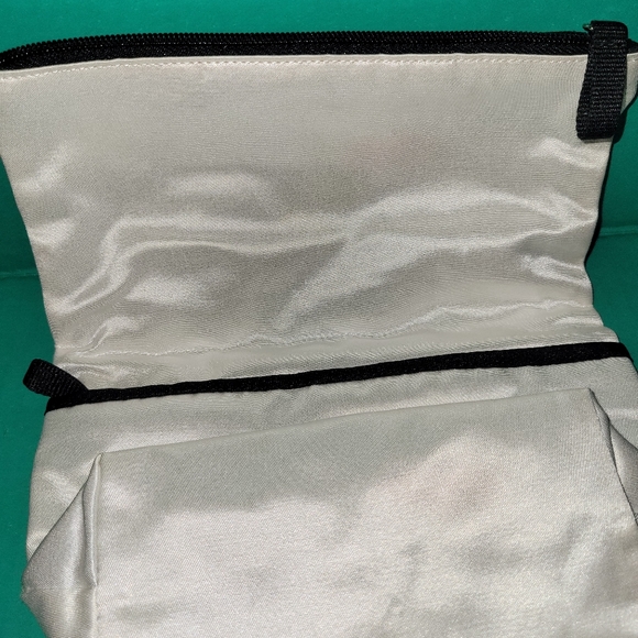 Vivienne Tam clutch - Picture 6 of 9